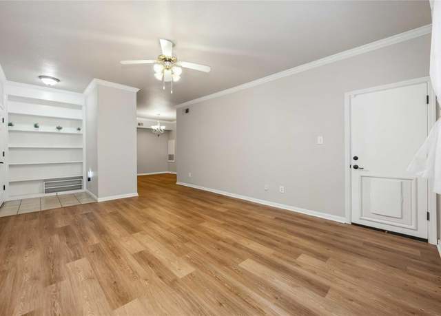 Property at 2255 Braeswood Park Dr #105, Houston, TX 77030, 2 beds, 1 bath