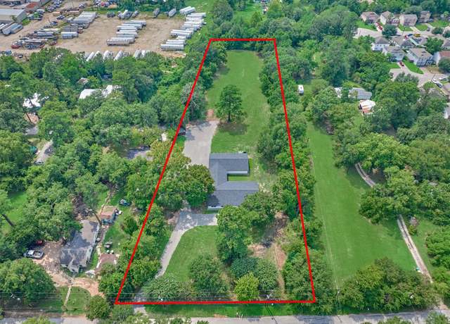 Property at 283 Eastwood Dr, Conroe, TX 77301, 3 beds, 2.5 baths