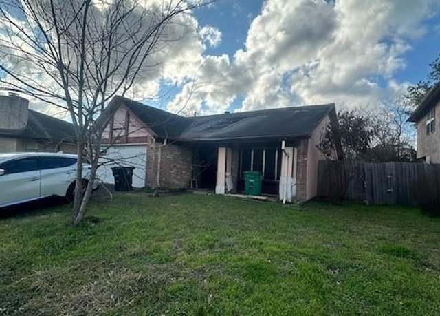 Property at 11335 Bayou Place Ln, Houston, TX 77099, 3 beds, 2 baths