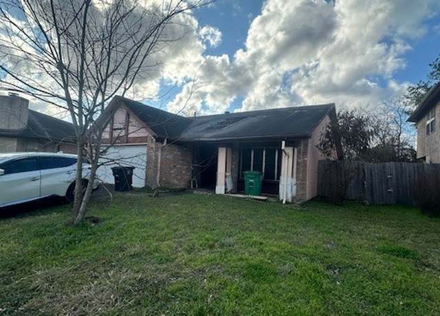 Property at 11335 Bayou Place Ln, Houston, TX 77099, 3 beds, 2 baths
