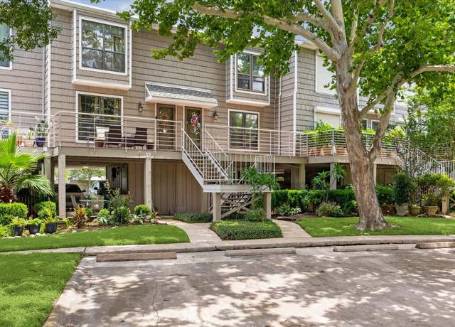 Property at 33 Lakewood Ln, Seabrook, TX 77586, 2 beds, 1.5 baths
