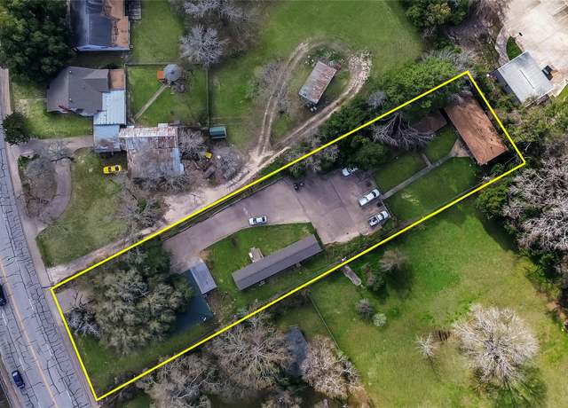 Property at 3102 Montgomery Rd, Huntsville, TX 77340, 3 beds, 2 baths