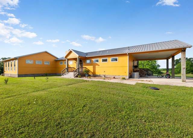 Property at 4569 Gloster Ln, Sealy, TX 77474, 3 beds, 2.5 baths