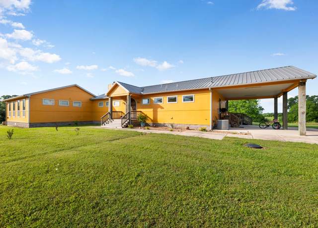 Property at 4569 Gloster Ln, Sealy, TX 77474, 3 beds, 2.5 baths