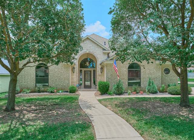 Property at 11917 Walden Rd, Montgomery, TX 77356, 3 beds, 2.5 baths
