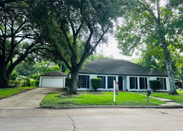 Property at 1215 Briar Ln, Wharton, TX 77488, 4 beds, 2 baths