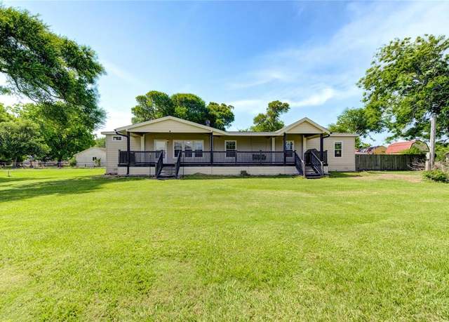Property at 10031 N Walker Ln, Beach City, TX 77523, 4 beds, 3 baths