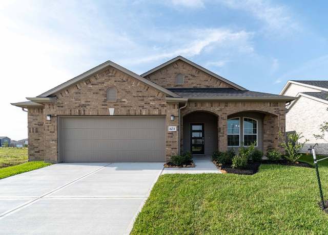 Property at 6215 Park Landing Dr, Baytown, TX 77521, 3 beds, 2 baths
