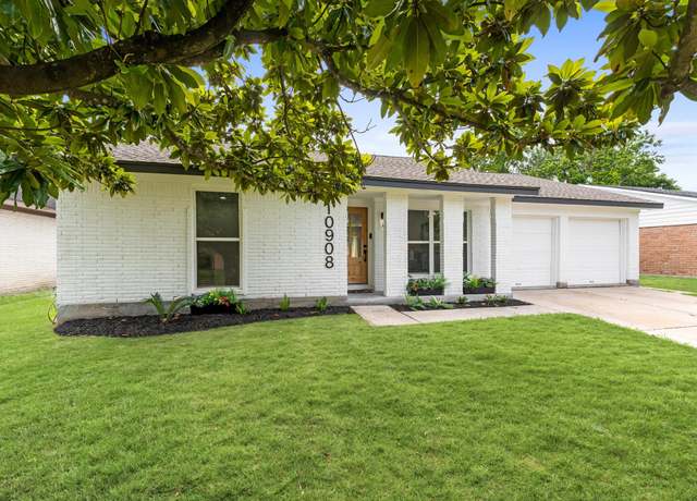 Property at 10908 Braewick Dr, Houston, TX 77096, 3 beds, 2 baths