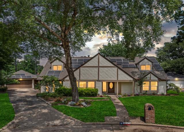 Property at 5942 Pebble Springs Dr, Houston, TX 77066, 4 beds, 3.5 baths