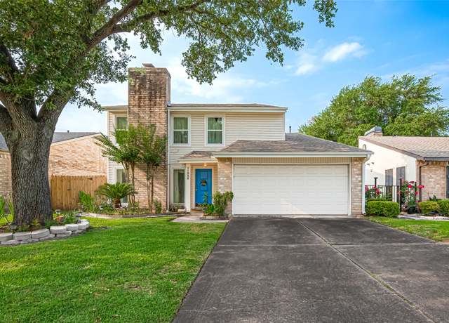 Property at 11935 Brook Meadows Ln, Meadows Place, TX 77477, 5 beds, 2 baths