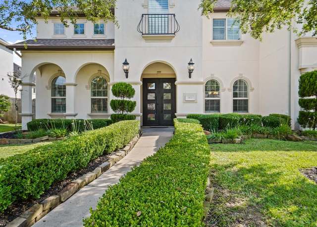 Property at 9810 Mount Whitney, Missouri City, TX 77459, 4 beds, 4.5 baths