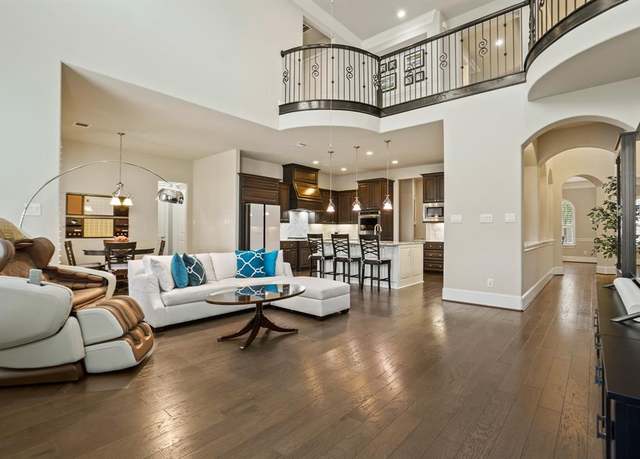 Property at 9810 Mount Whitney, Missouri City, TX 77459, 4 beds, 4.5 baths