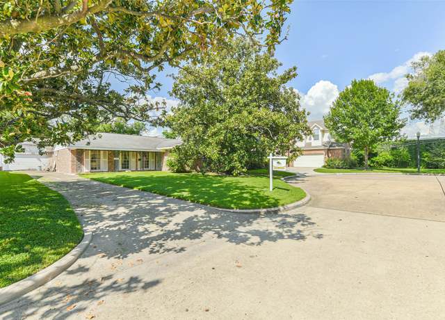 Property at 4406 Ingersoll St, Houston, TX 77027, 3 beds, 2 baths