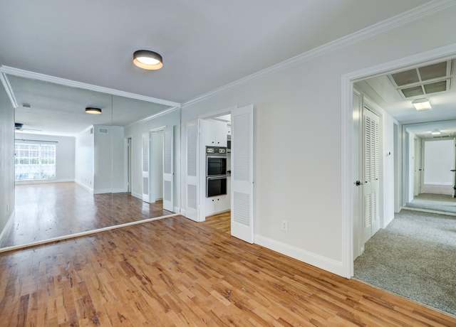 Property at 2600 Bellefontaine St Unit D18, Houston, TX 77025, 2 beds, 2 baths