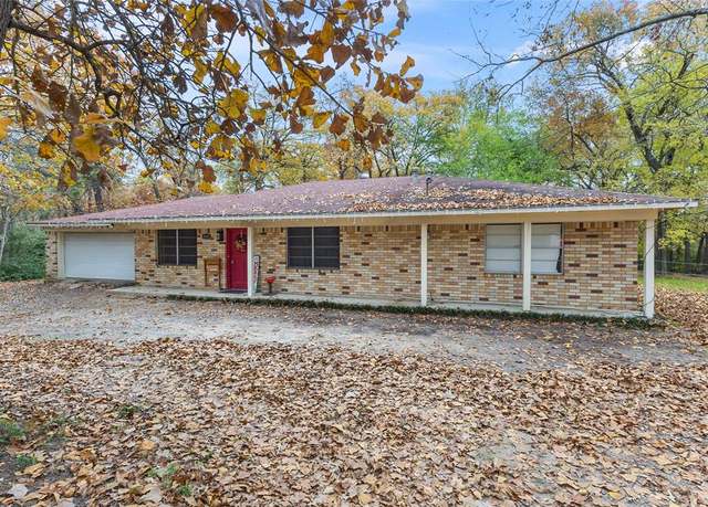 Property at 1825 Dee Dee St, Longview, TX 75602, 3 beds, 2 baths