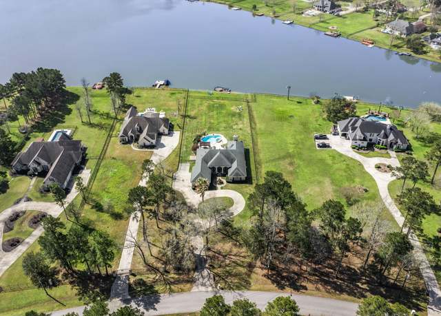 Property at 31810 Edgewater Dr, Magnolia, TX 77354, 4 beds, 3 baths
