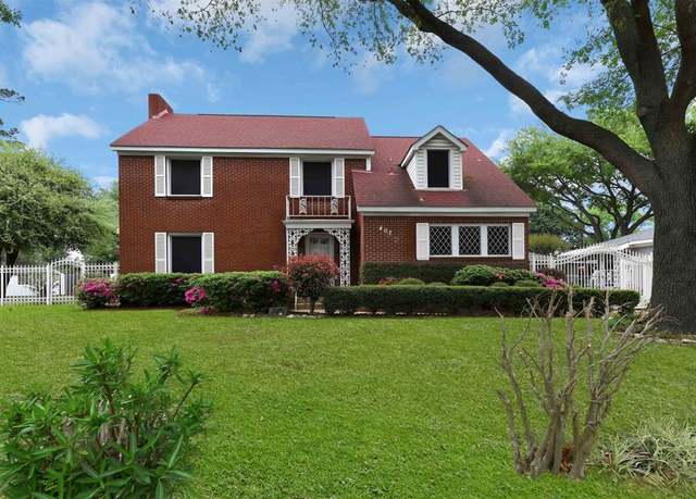 Property at 407 Eleanor St, Houston, TX 77009, 3 beds, 2.5 baths