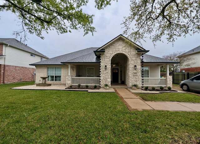 Property at 946 Mystic Village Ln, Seabrook, TX 77586, 4 beds, 2 baths