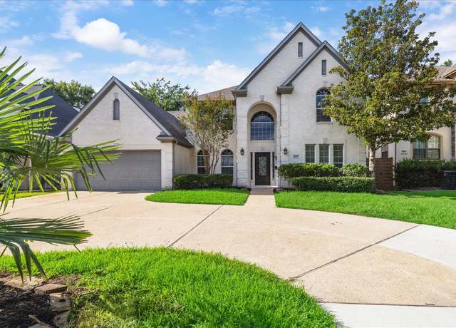 Property at 5410 Aspen St, Houston, TX 77081, 5 beds, 3.5 baths