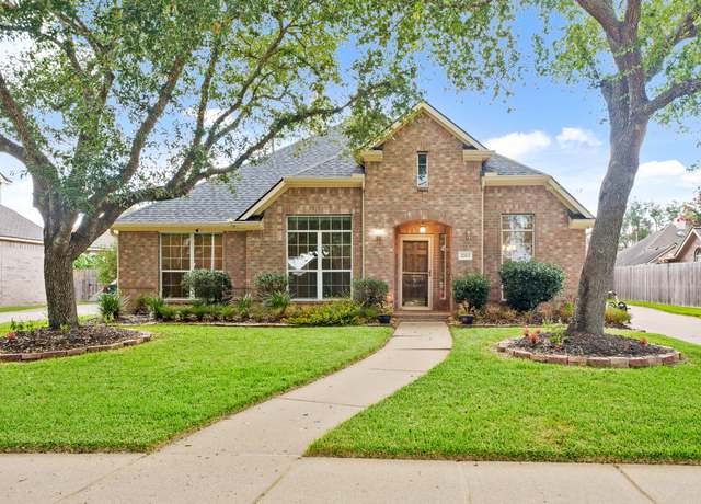 Property at 2703 Pebble Creek Dr, Pearland, TX 77581, 3 beds, 3 baths