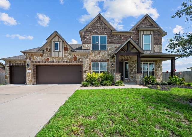 Property at 14014 Phelps Dr, Mont Belvieu, TX 77523, 4 beds, 3.5 baths