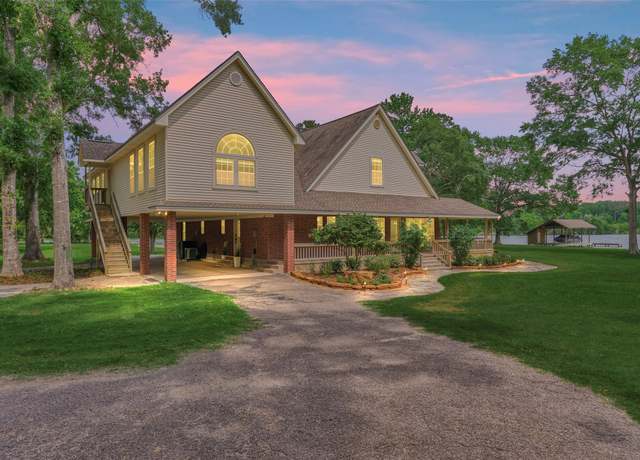 Property at 15050 Lake Paula Dr, Willis, TX 77318, 4 beds, 4 baths
