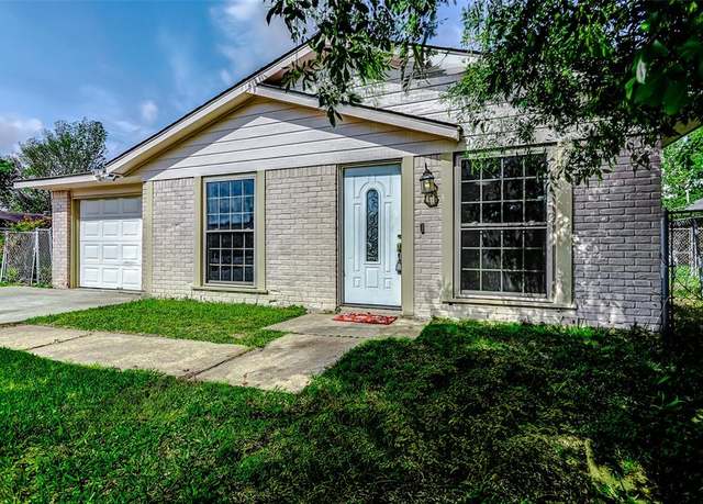 Property at 501 11th St, La Porte, TX 77571, 3 beds, 1.5 baths