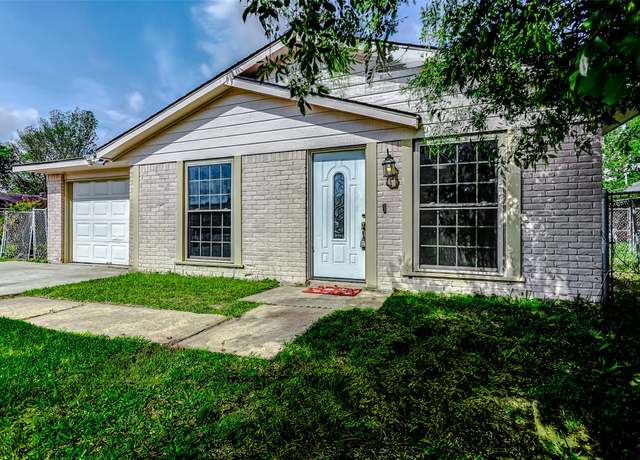 Property at 501 11th St, La Porte, TX 77571, 3 beds, 1.5 baths