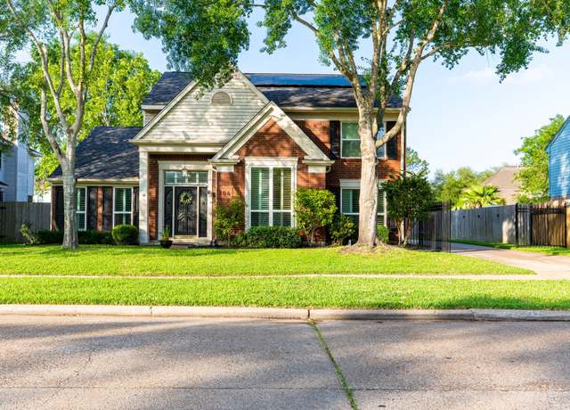 Property at 104 Sea Mist Dr, League City, TX 77573, 4 beds, 2.5 baths