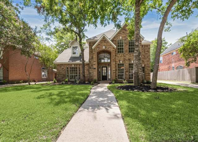Property at 6910 Briar Meadow Dr, Sugar Land, TX 77479, 5 beds, 3 baths