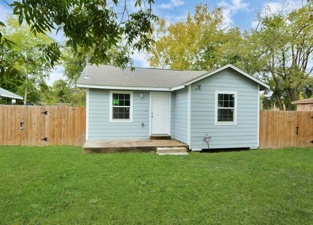 Property at 7429 Springdale St, Houston, TX 77028, 3 beds, 2 baths