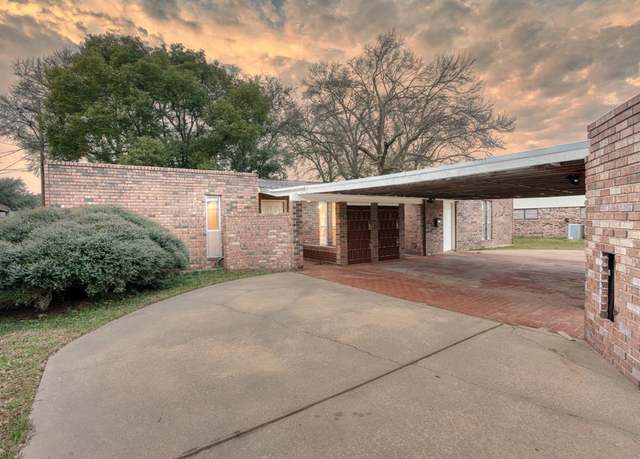 Property at 7121 Washington St, Groves, TX 77619, 3 beds, 2 baths