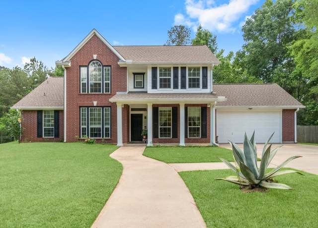 Property at 125 Wildwood Dr, Livingston, TX 77351, 4 beds, 2.5 baths