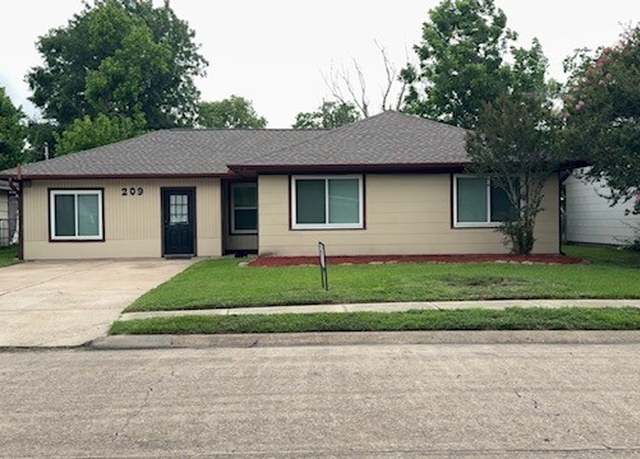 Property at 209 W 8th St, Deer Park, TX 77536, 3 beds, 1 bath