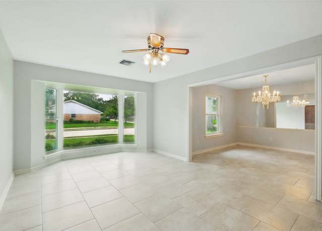 Property at 7826 Braesview Ln, Houston, TX 77071, 3 beds, 2 baths