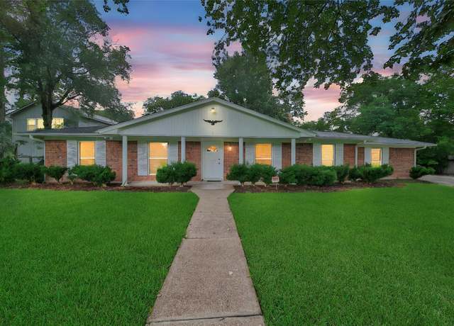 Property at 34514 Michelle Dr, Pinehurst, TX 77362, 3 beds, 2 baths