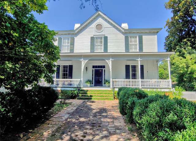 Property at 414 Spring St, Washington, GA 30673, 5 beds, 3 baths