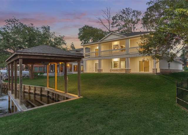 Property at 12424 Lake Vista Dr, Willis, TX 77318, 3 beds, 3.5 baths