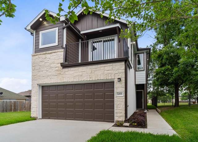 Property at 12975 Corona Ct Ct, Willis, TX 77318, 3 beds, 2.5 baths