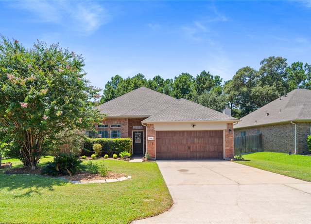 Property at 940 Fife Dr, Conroe, TX 77301, 3 beds, 2 baths