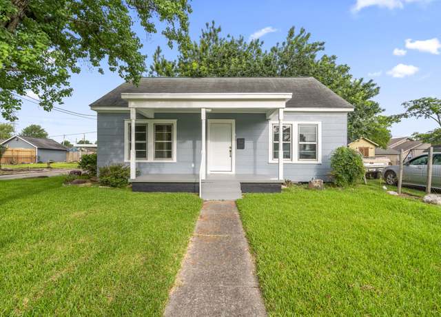 Property at 1313 Elm St, Baytown, TX 77520, 3 beds, 3 baths