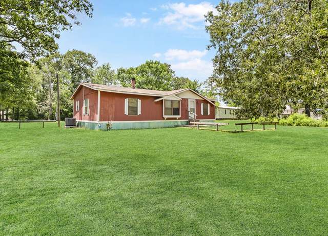 Property at 212 Chris Brent Dr, Livingston, TX 77351, 3 beds, 2 baths