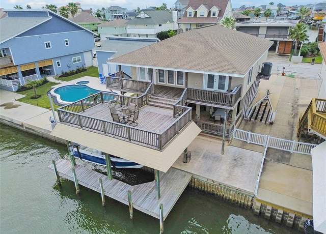 Property at 214 Bora Bora Dr, Tiki Island, TX 77554, 3 beds, 2 baths