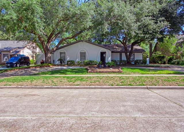 Property at 1110 Cheshire Ln, Houston, TX 77018, 4 beds, 3 baths