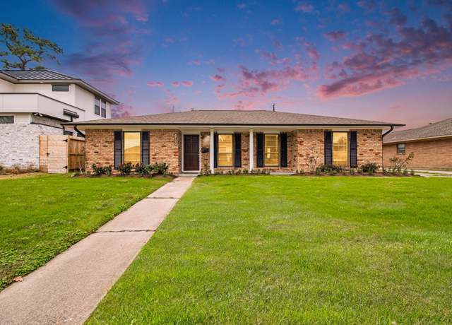 Property at 6738 Kury Ln, Houston, TX 77008, 3 beds, 2 baths
