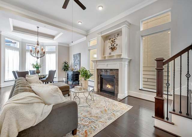 Property at 2010 Sabine St, Houston, TX 77007, 4 beds, 4.5 baths