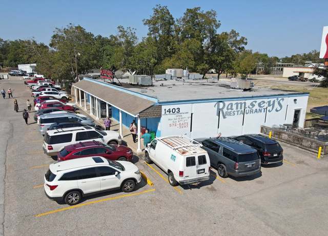 Property at 1403 N Navarro St, Victoria, TX 77901