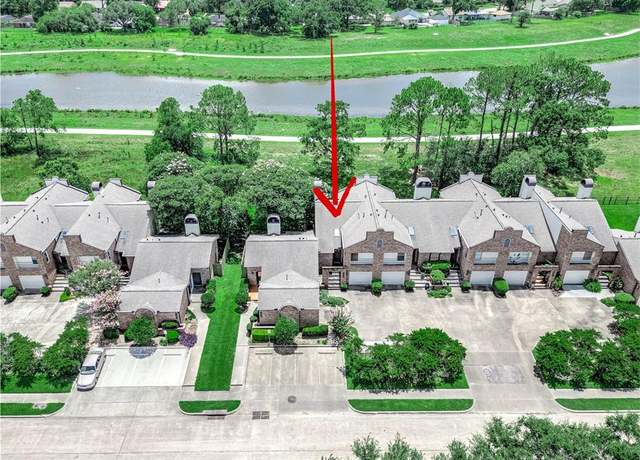 Property at 16160 Seahorse Dr, Houston, TX 77062, 2 beds, 2.5 baths