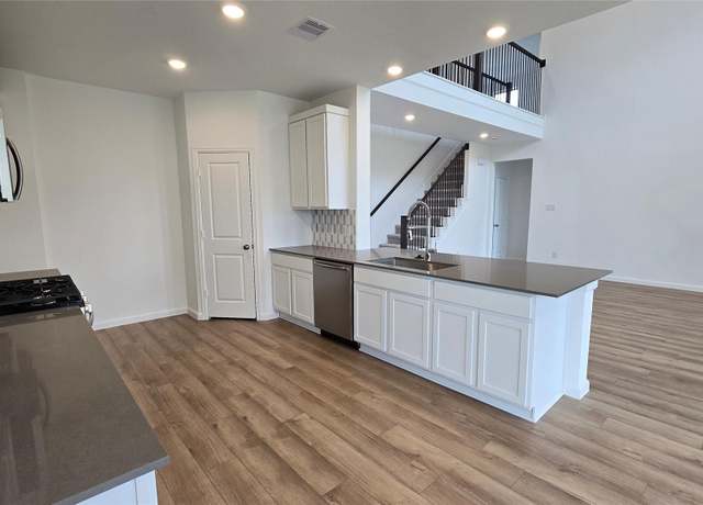 Property at 906 Blue Stone Dr, Beasley, TX 77417, 4 beds, 3.5 baths